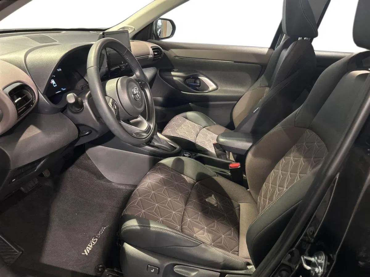 Toyota Yaris Cross usata a Milano (6)