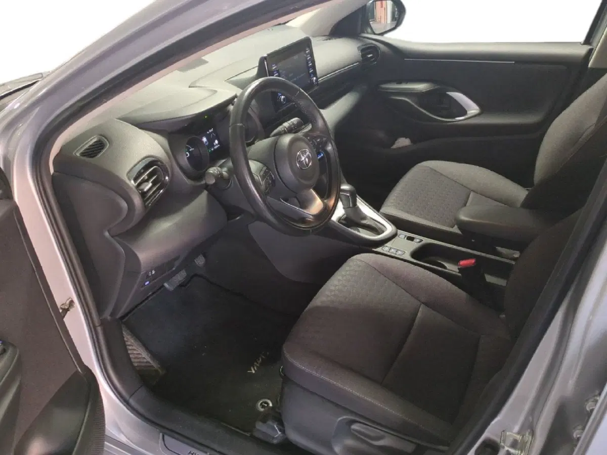 Toyota Yaris usata a Milano (12)