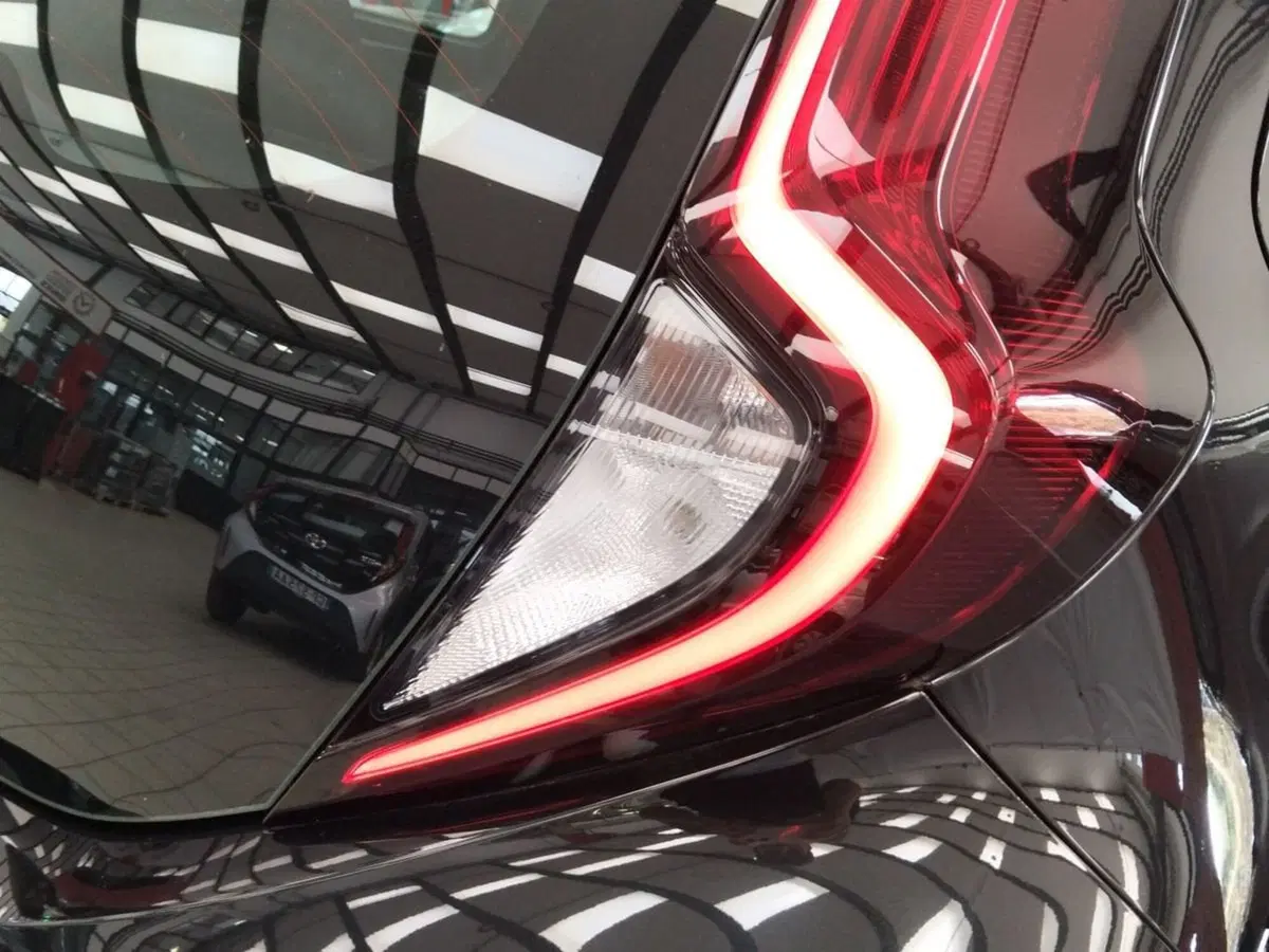Toyota Aygo X usata a Roma (11)