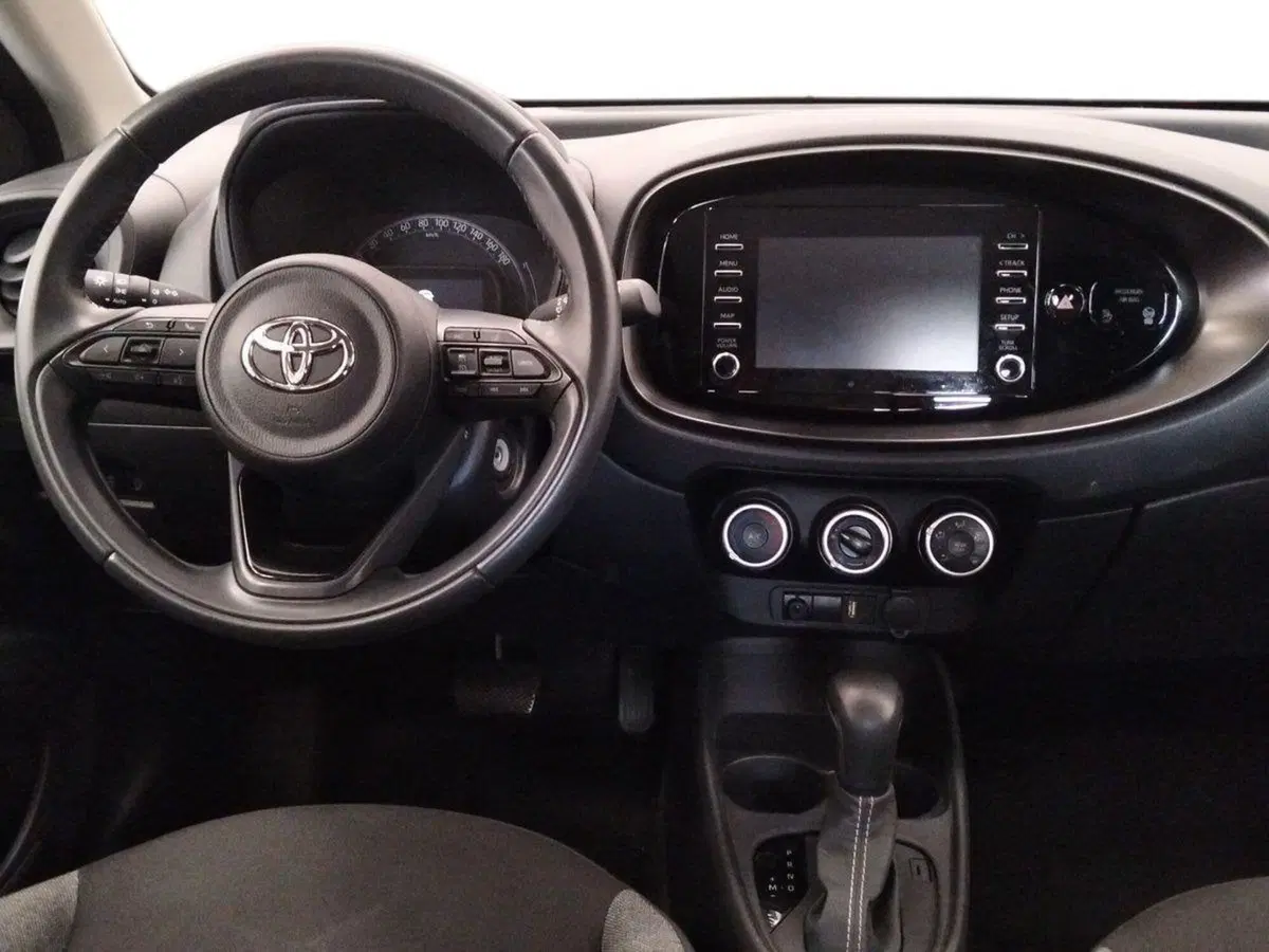Toyota Aygo X usata a Roma (5)