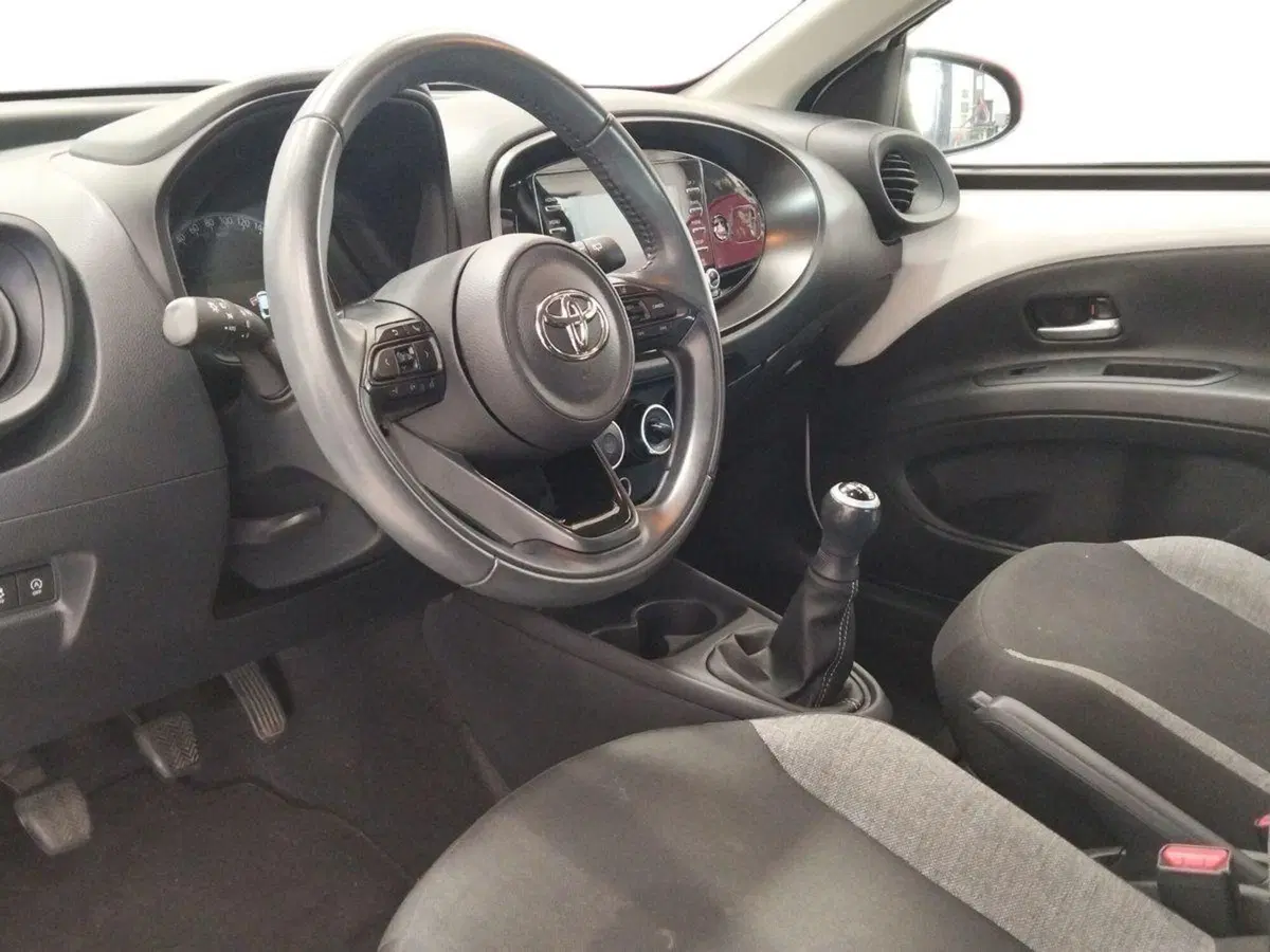Toyota Aygo X usata a Roma (7)