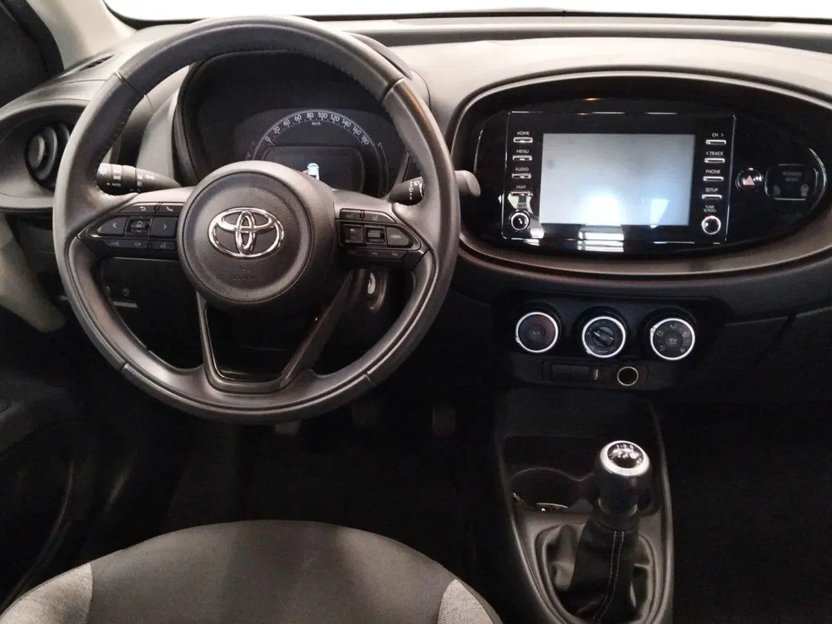 Toyota Aygo X usata a Roma (8)