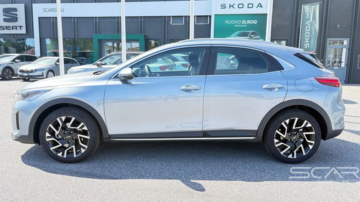 Kia XCeed nuova a Livorno (3)