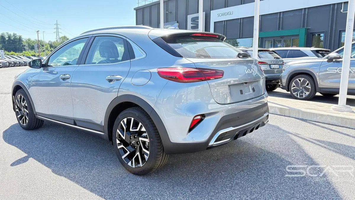 Kia XCeed nuova a Livorno (4)
