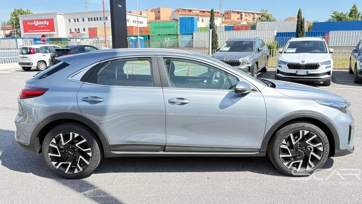 Kia XCeed nuova a Livorno (7)