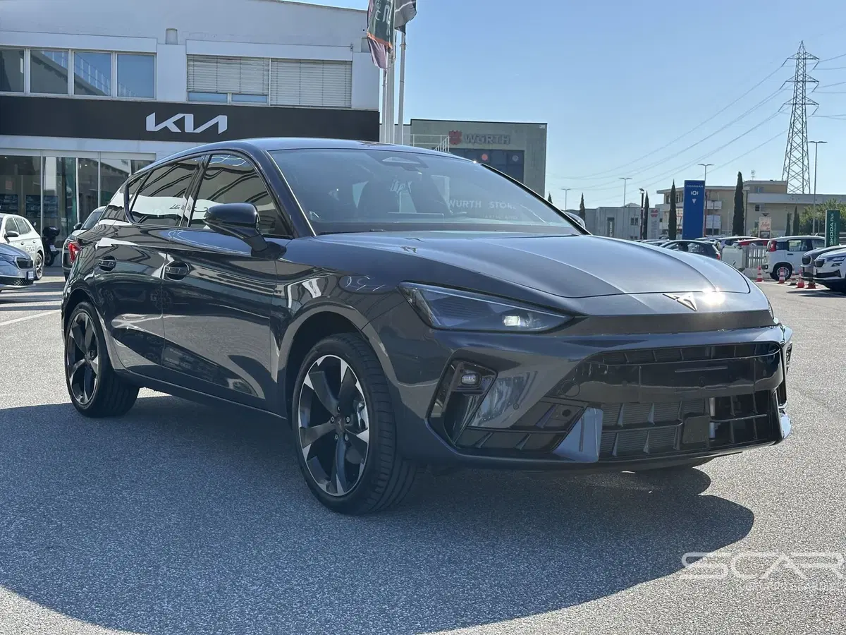 Cupra Leon nuova a Livorno (3)