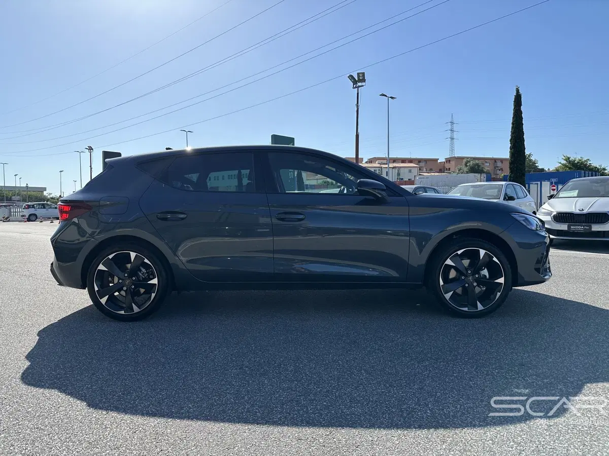Cupra Leon nuova a Livorno (4)