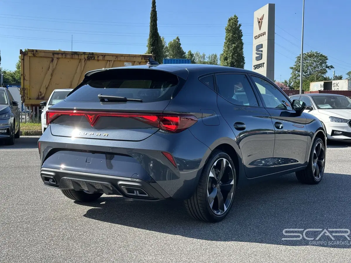 Cupra Leon nuova a Livorno (5)