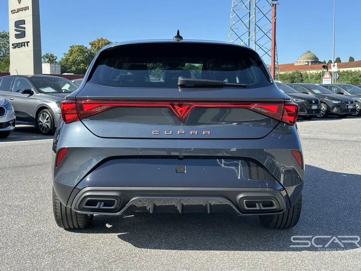 Cupra Leon nuova a Livorno (6)