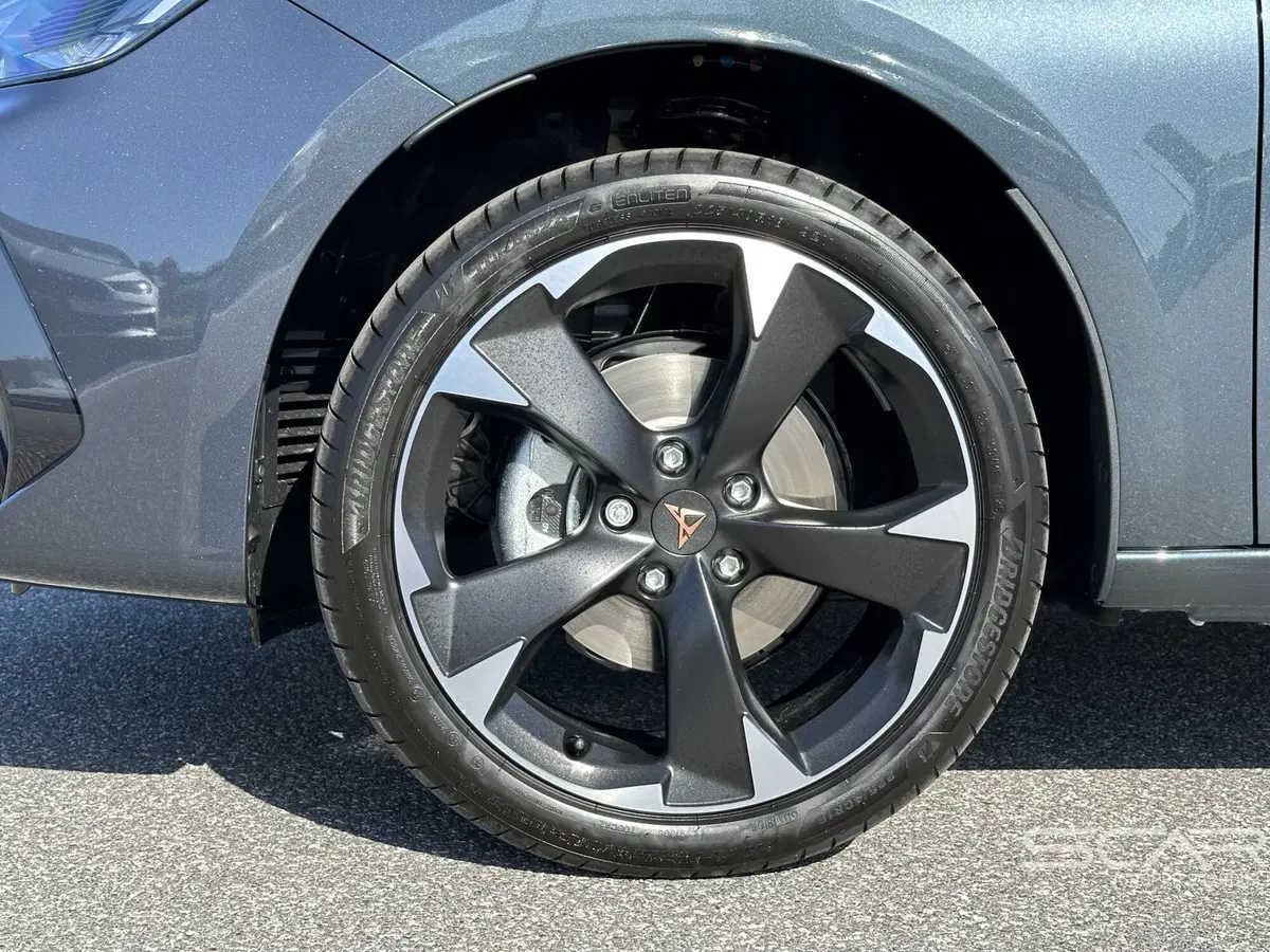 Cupra Leon nuova a Livorno (9)