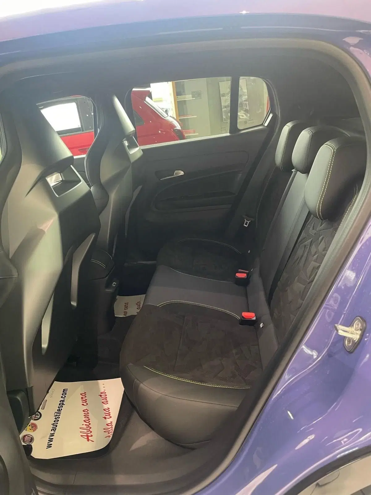 Abarth 600e nuova a Reggio Emilia (15)