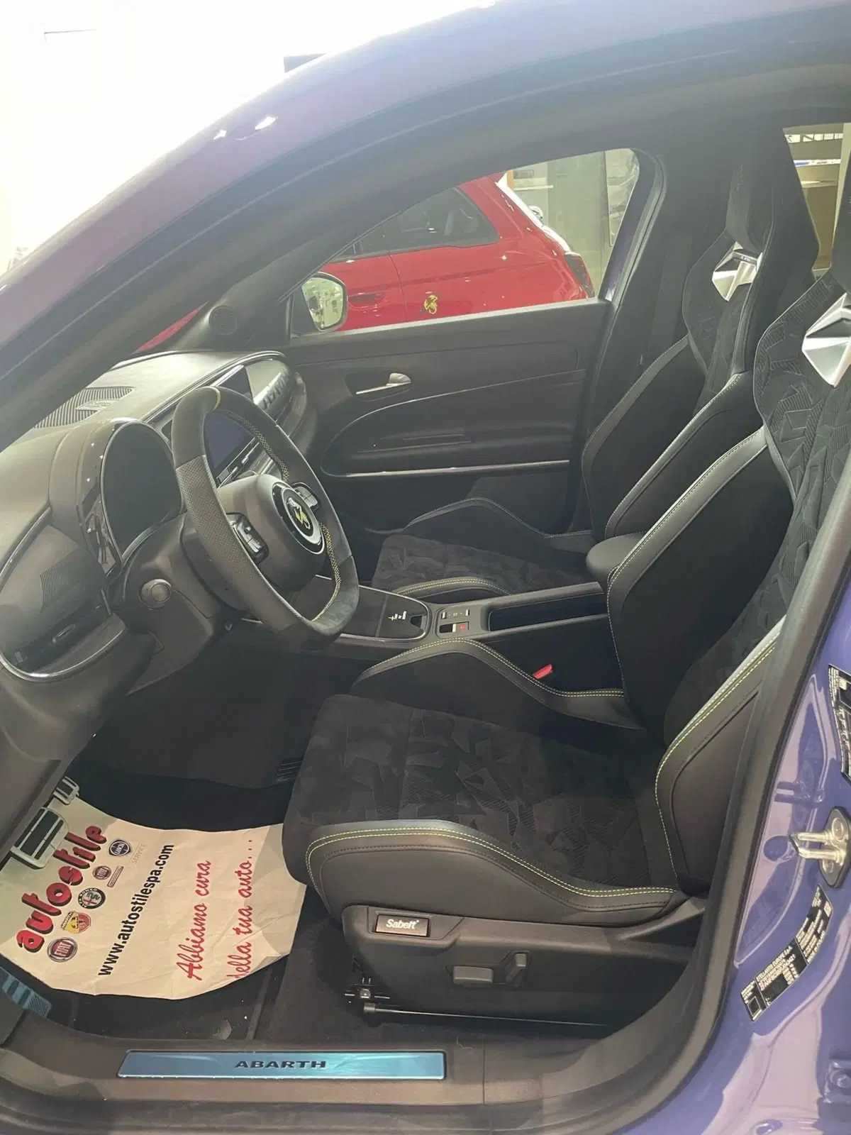 Abarth 600e nuova a Reggio Emilia (6)