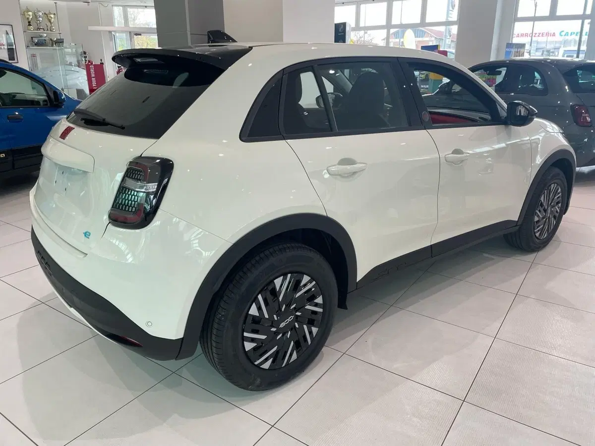 Fiat 600 nuova a Reggio Emilia (2)