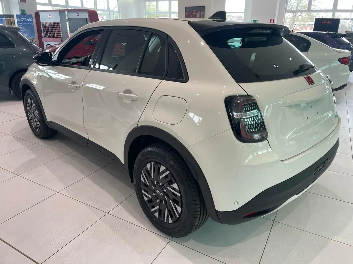 Fiat 600 nuova a Reggio Emilia (4)