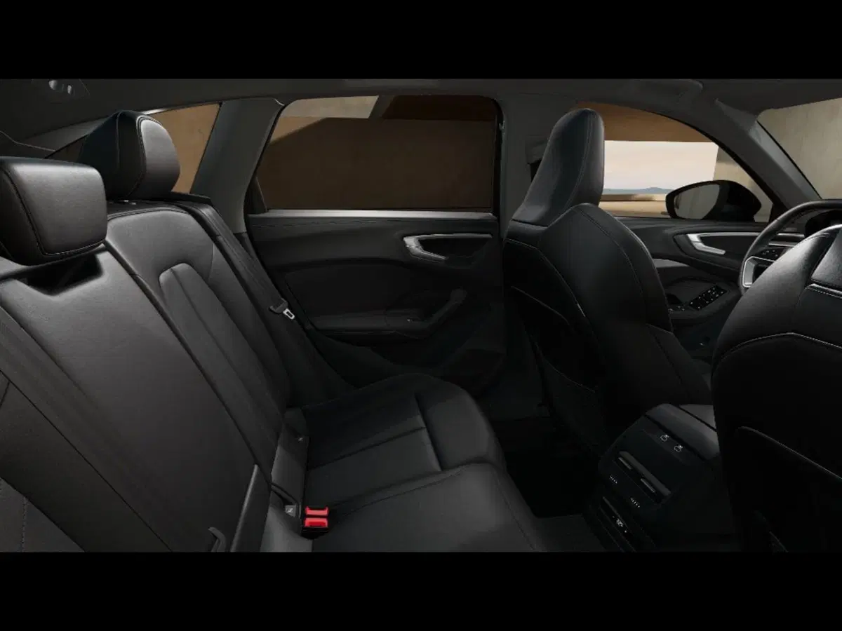 Audi A5 Avant nuova a Livorno (10)