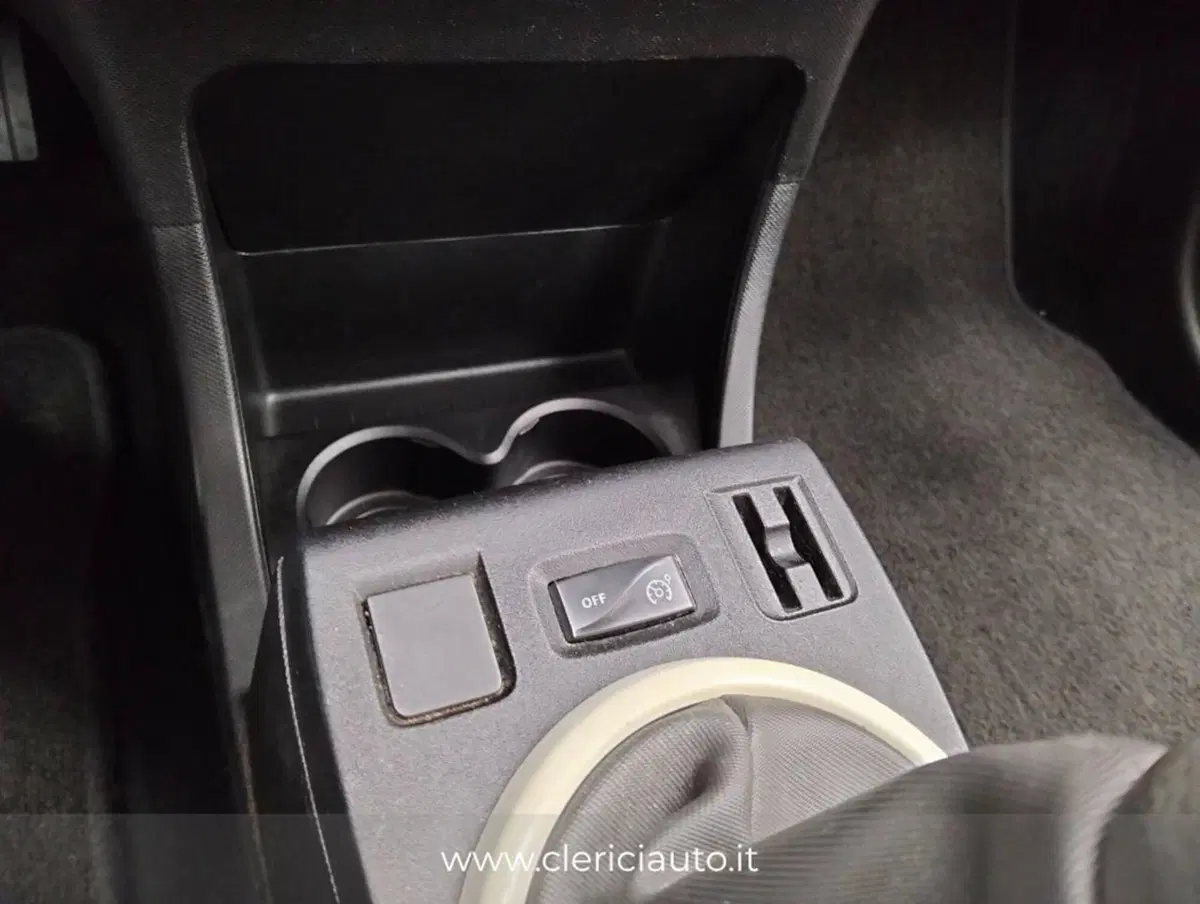 Renault Twingo usata a Como (11)