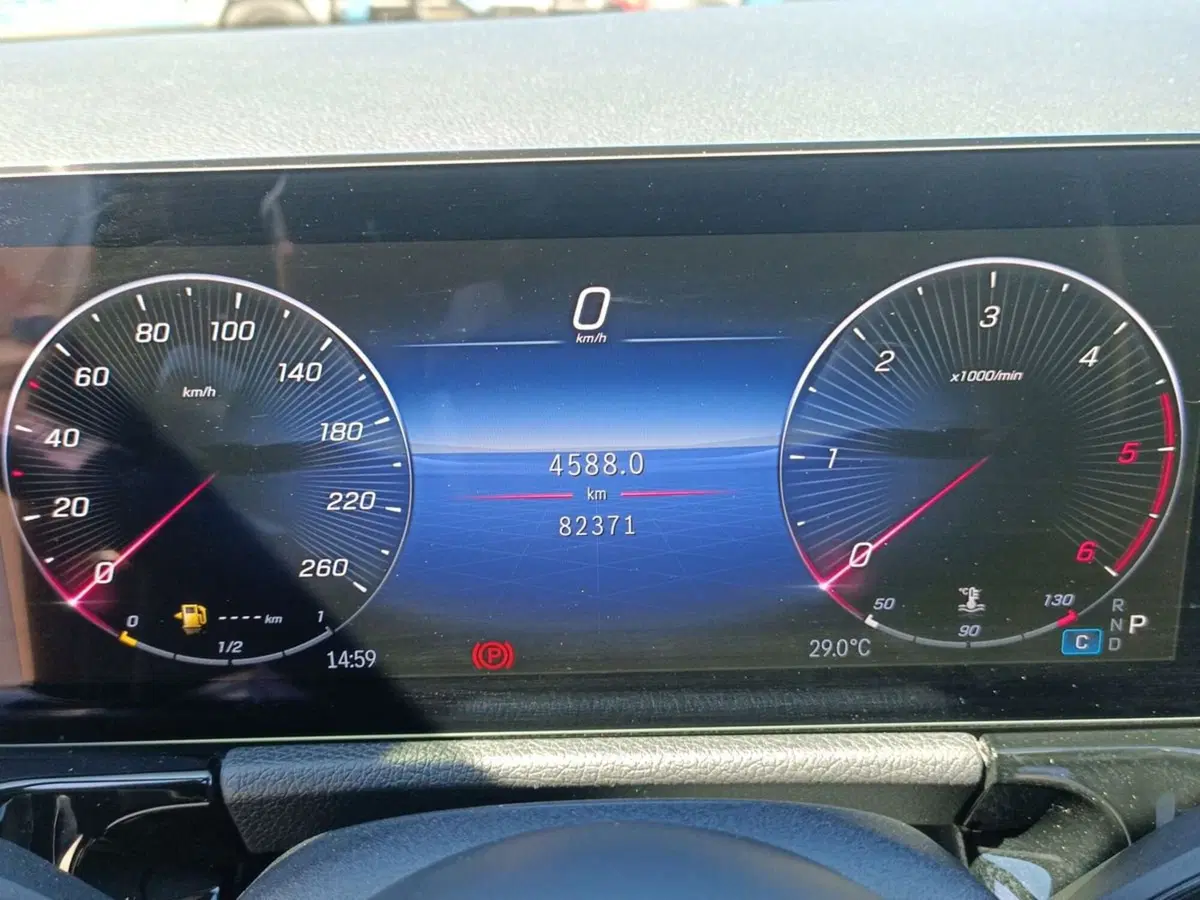 Mercedes-Benz GLA SUV usata a Bari (13)