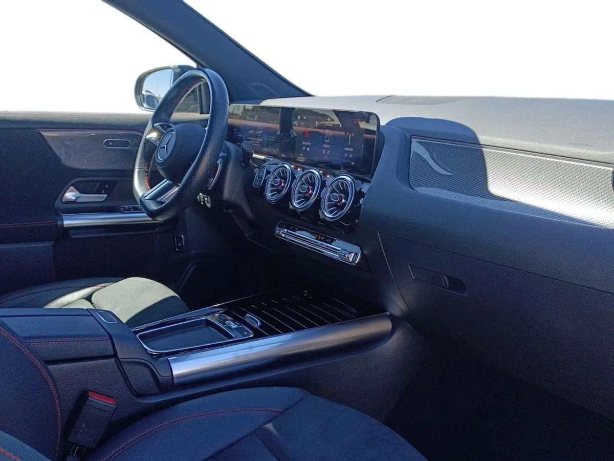 Mercedes-Benz GLA SUV usata a Bari (15)
