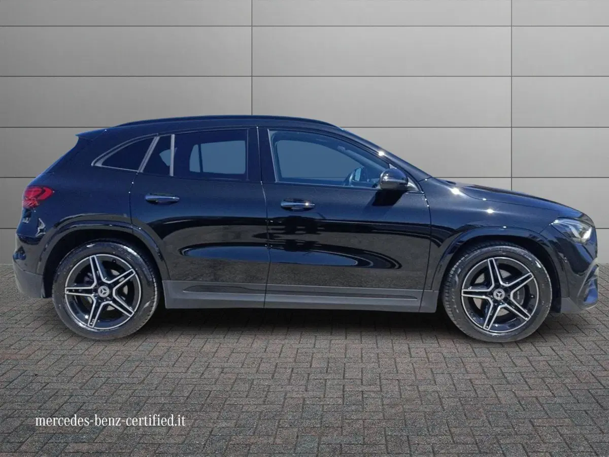 Mercedes-Benz GLA SUV usata a Bari (5)