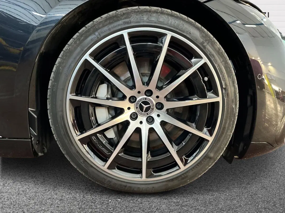 Mercedes-Benz EQS usata a Bari (6)