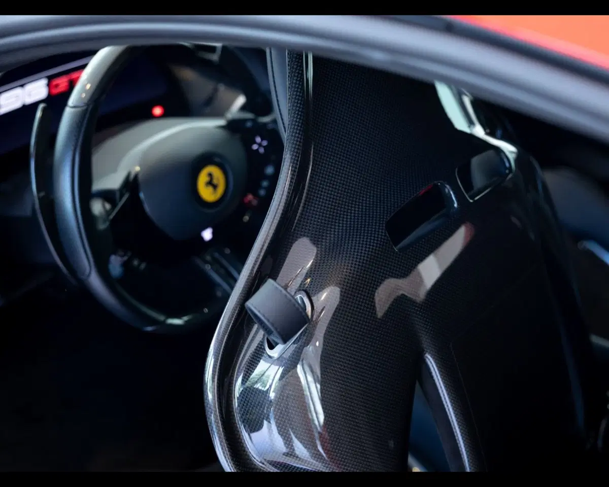 Ferrari 296 Coupé usata a Padova (13)