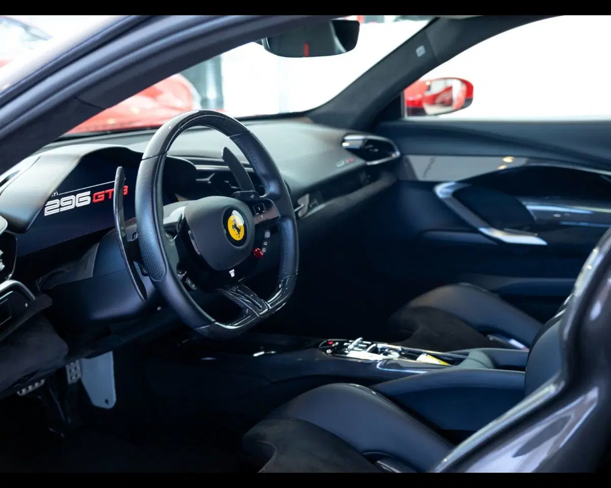 Ferrari 296 Coupé usata a Padova (5)