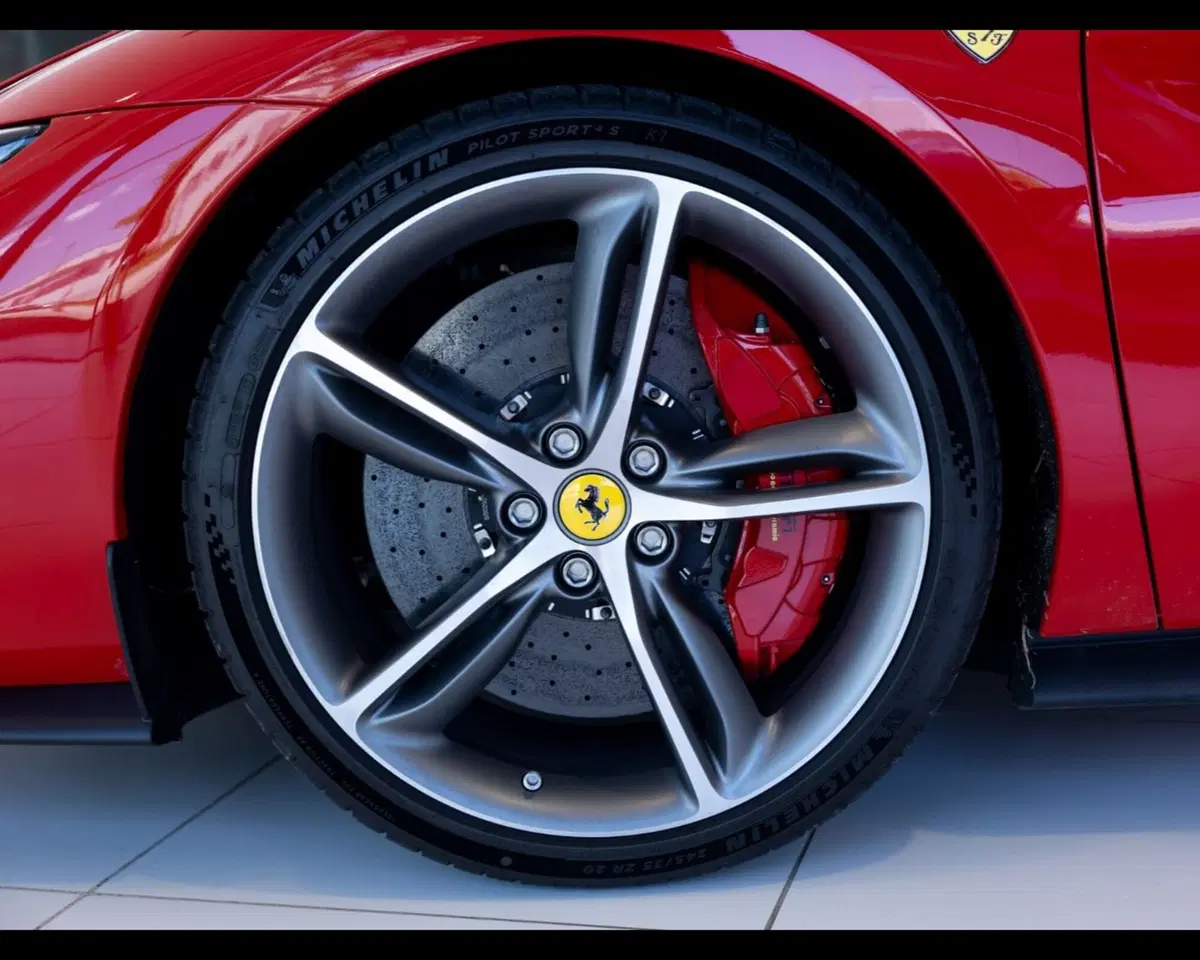 Ferrari 296 Coupé usata a Padova (7)