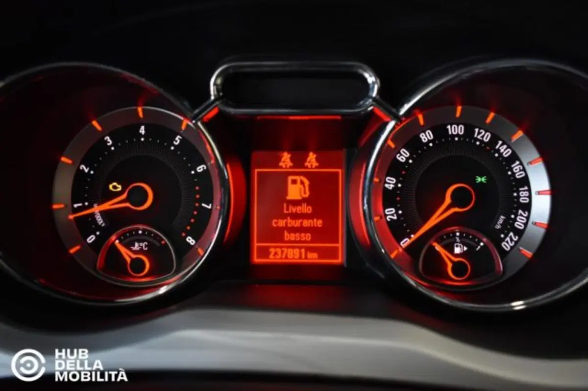 Opel Adam usata a Perugia (8)