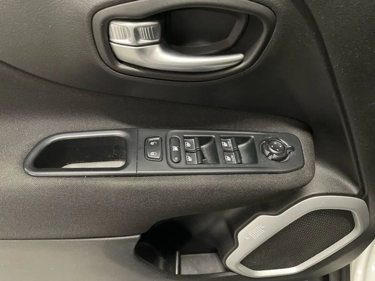 Jeep Renegade usata a Ancona (17)