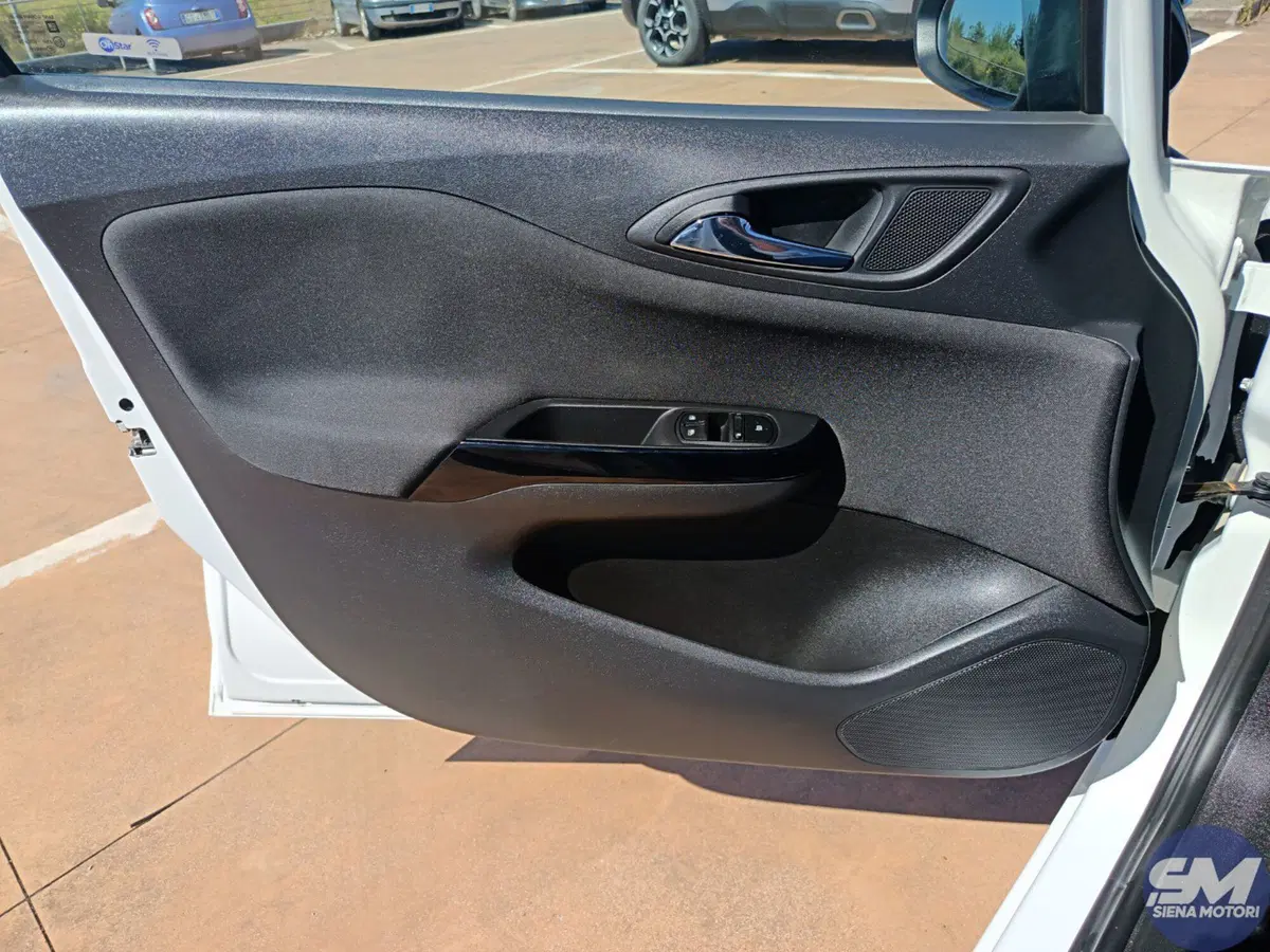 Opel Corsa Coupé usata a Siena (15)