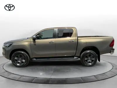 Toyota Hilux 2.8 d-4d 48V double cab Lounge auto nuova a Perugia