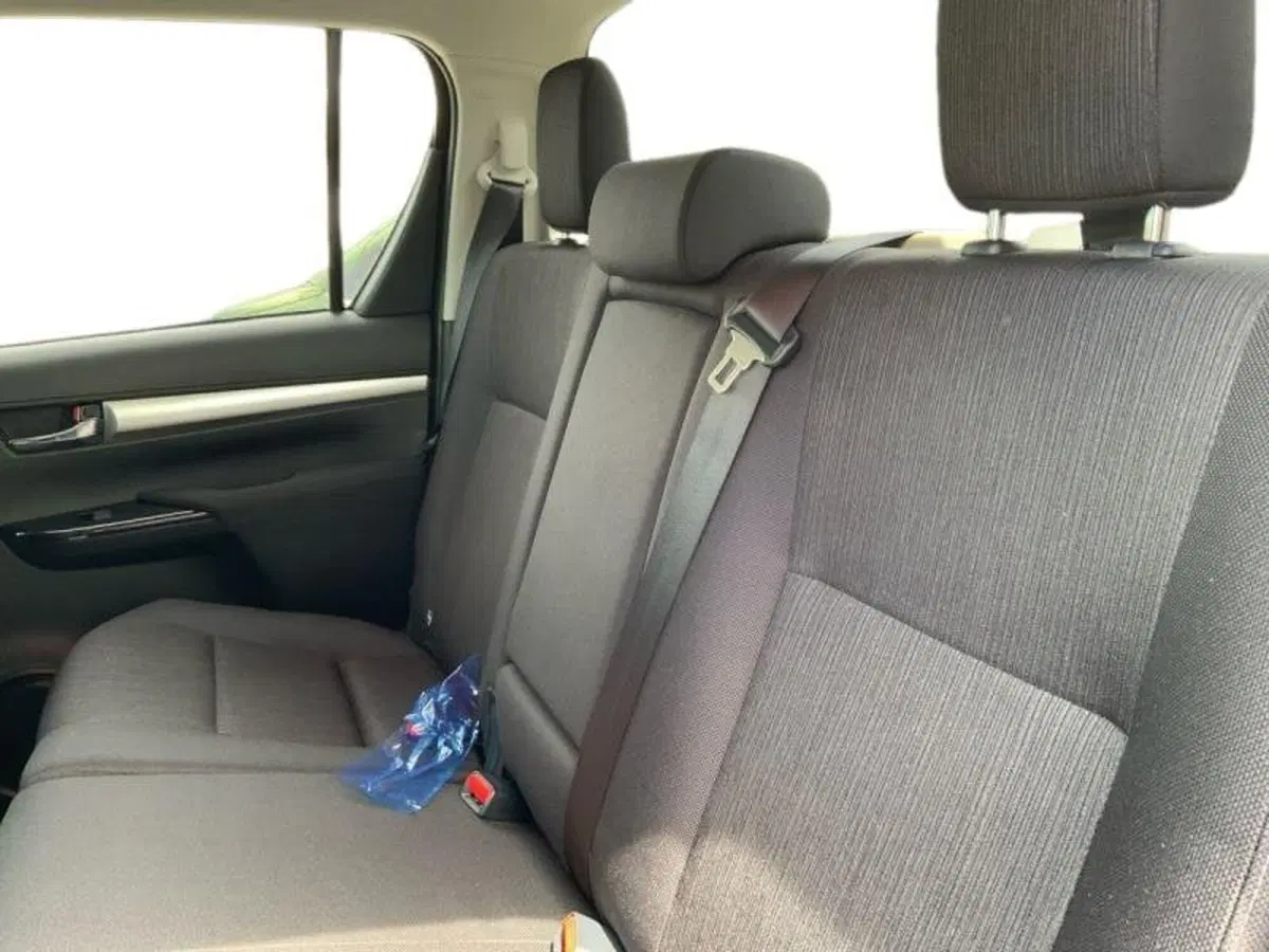 Toyota Hilux nuova a Perugia (10)