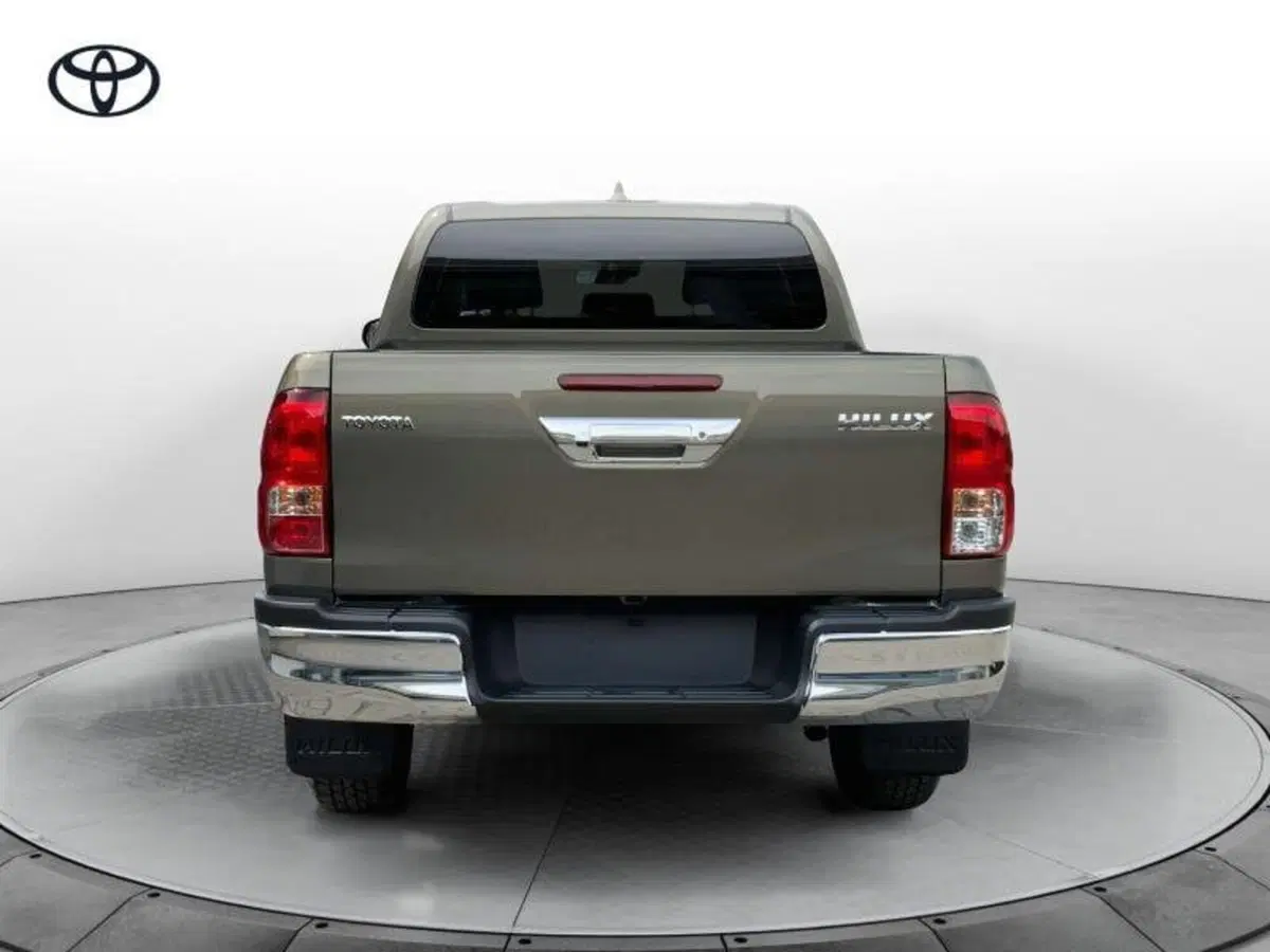 Toyota Hilux nuova a Perugia (11)