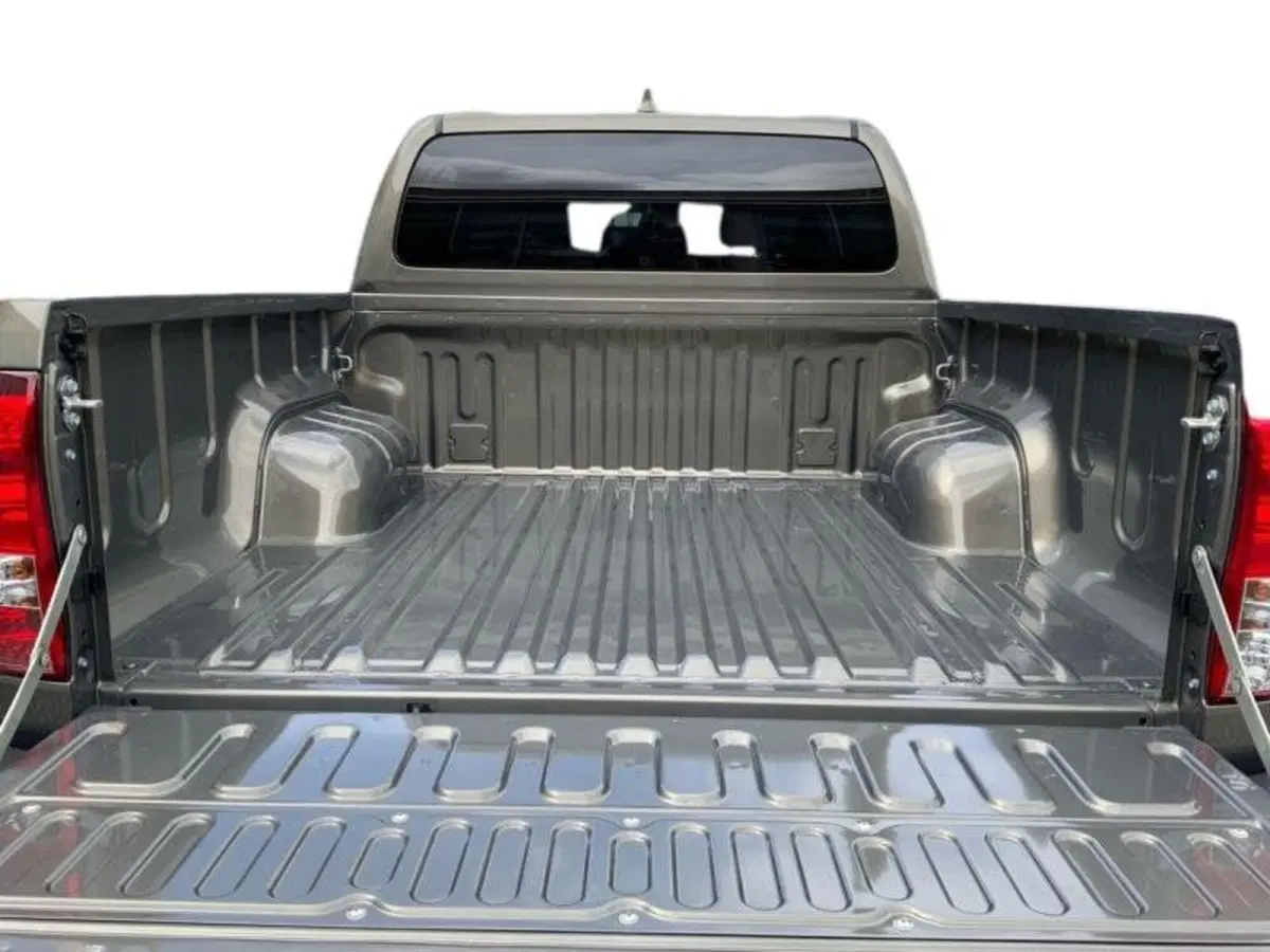 Toyota Hilux nuova a Perugia (5)