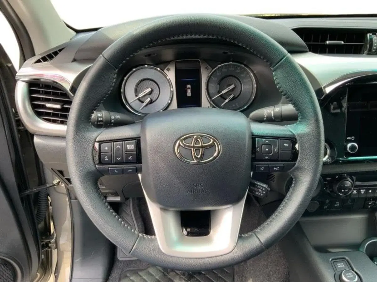 Toyota Hilux nuova a Perugia (7)