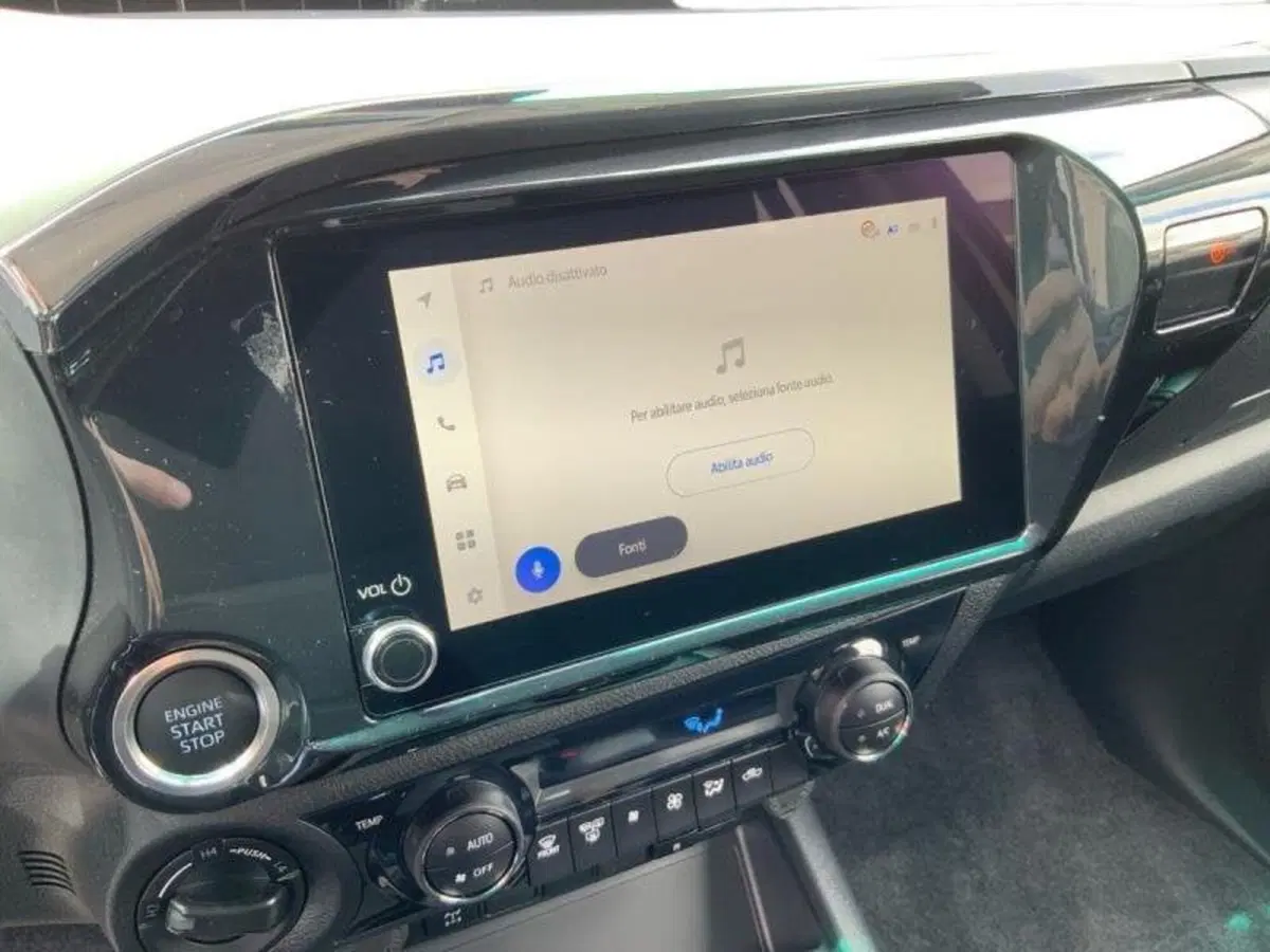 Toyota Hilux nuova a Perugia (9)