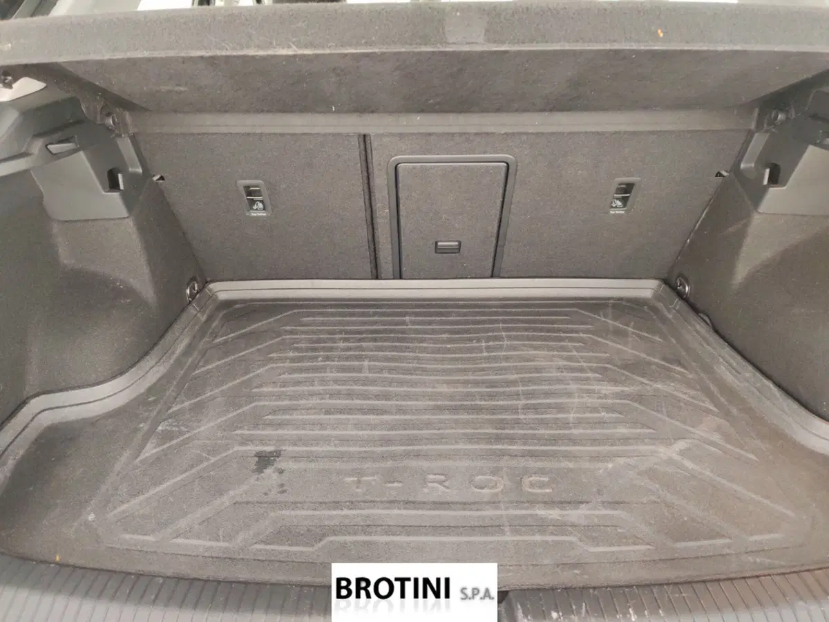 Volkswagen T-Roc usata a Massa-Carrara (15)