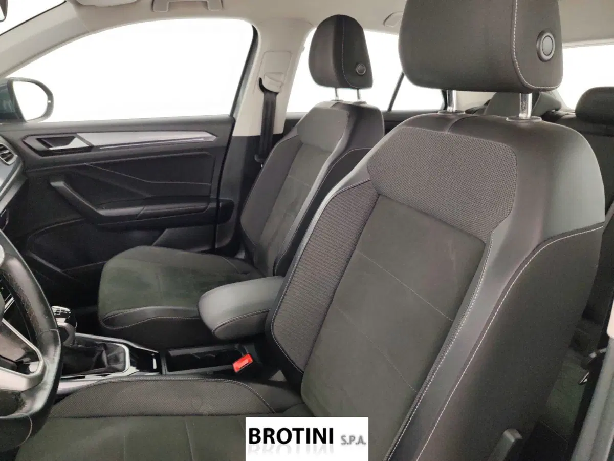 Volkswagen T-Roc usata a Massa-Carrara (9)