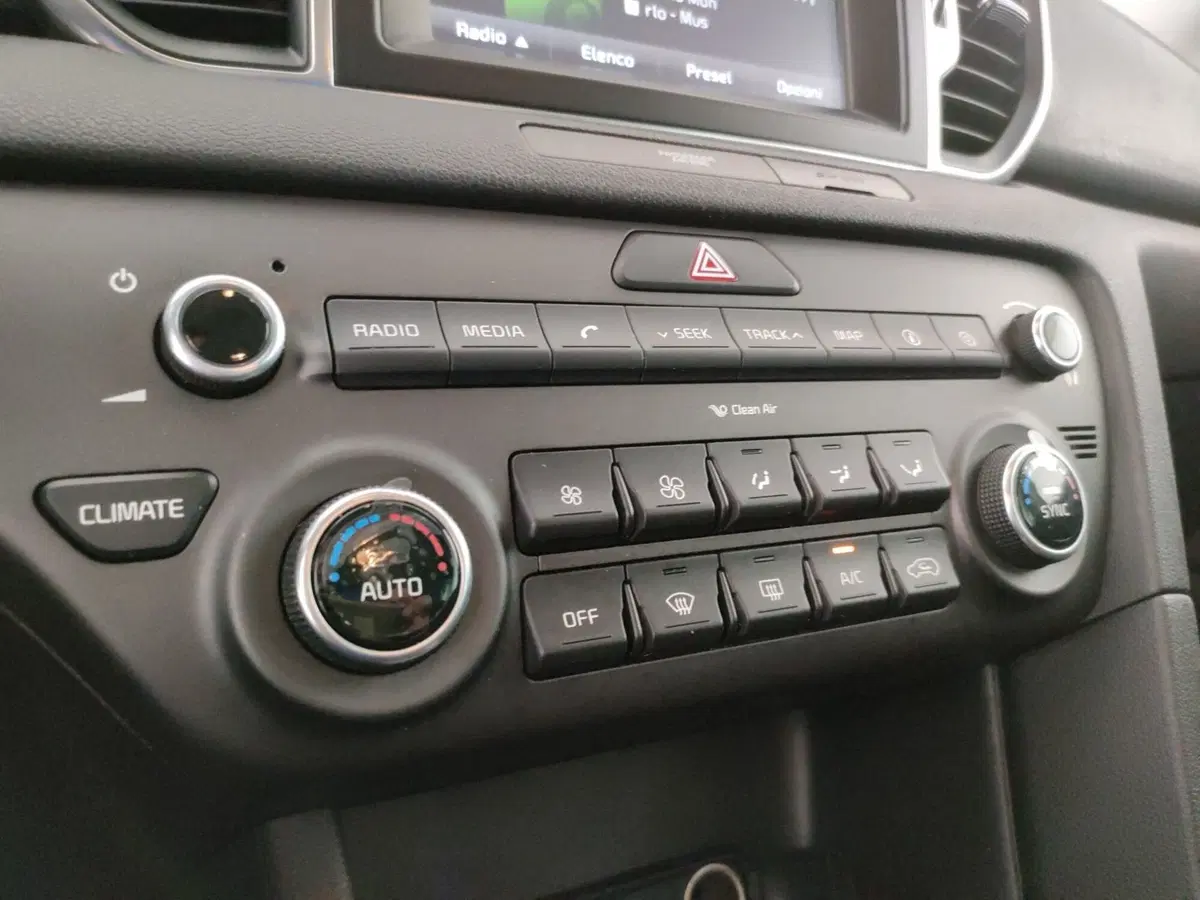 Kia Sportage usata a Napoli (20)