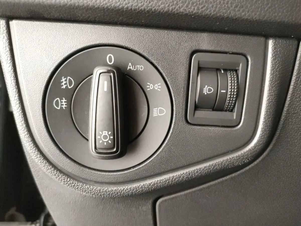 Volkswagen Taigo usata a Napoli (18)