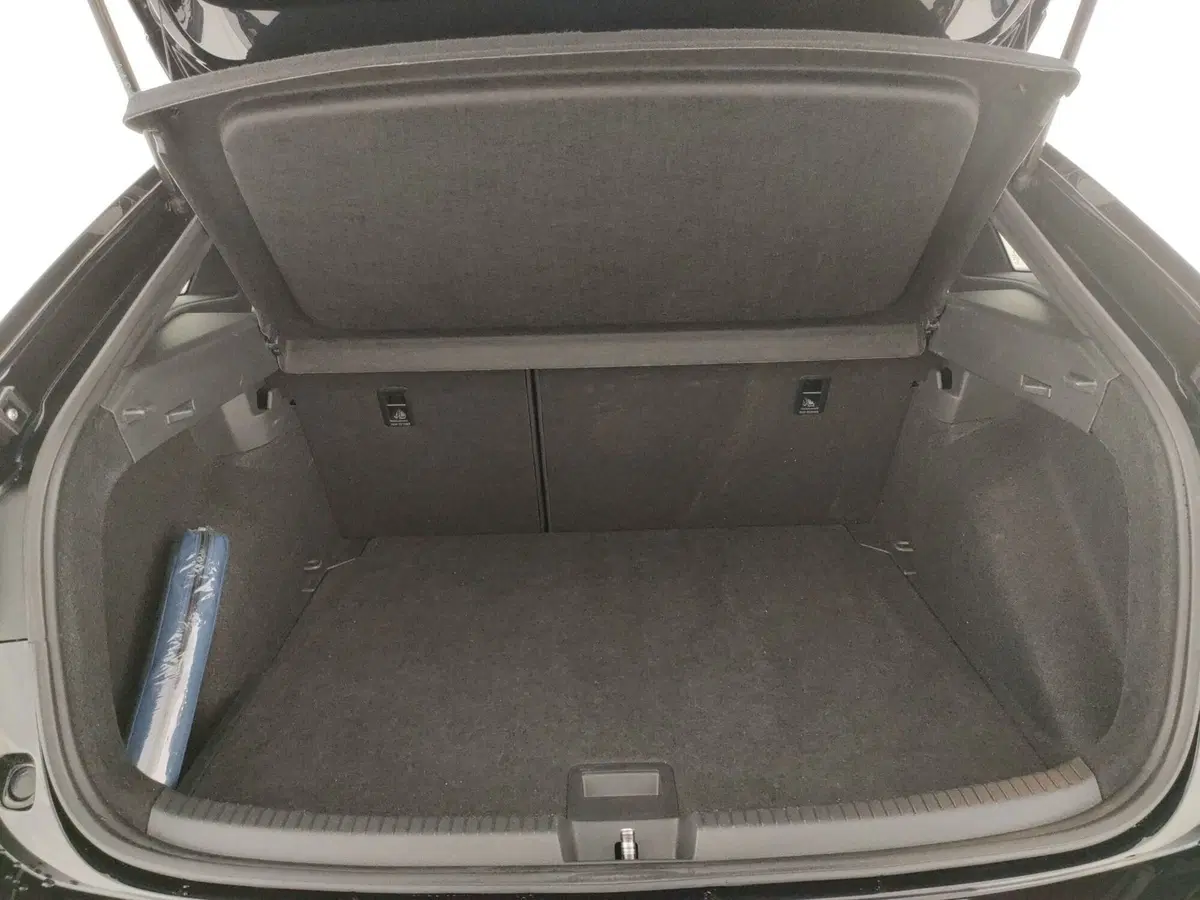 Volkswagen Taigo usata a Napoli (19)