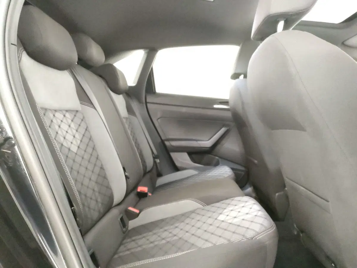 Volkswagen Taigo usata a Napoli (9)
