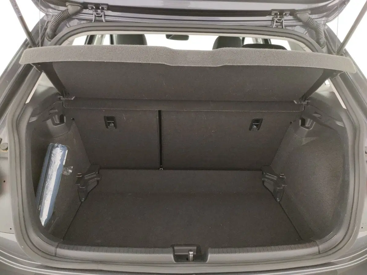 Volkswagen Polo usata a Napoli (17)