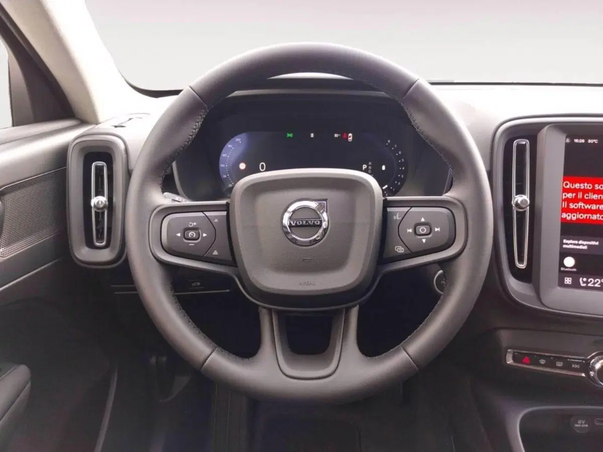 Volvo XC40 nuova a Ravenna (12)