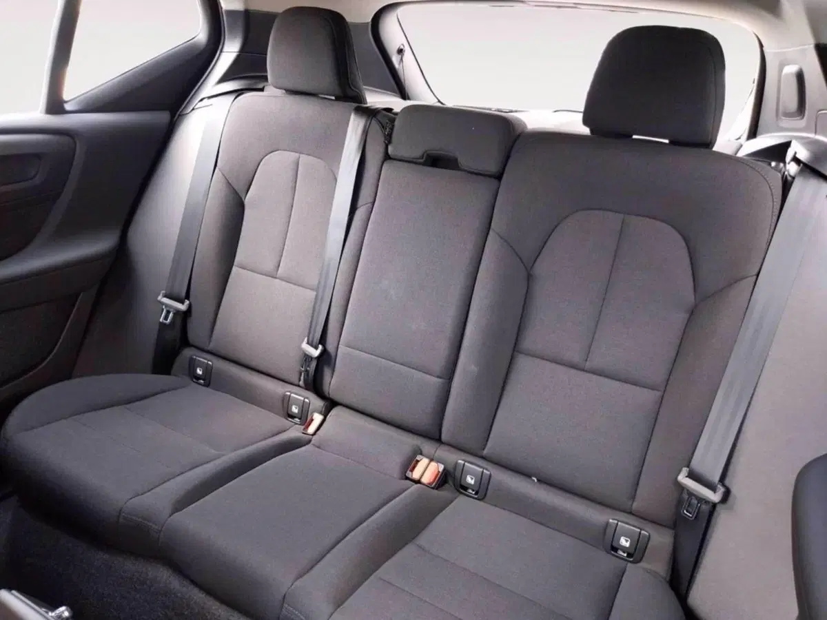 Volvo XC40 nuova a Ravenna (15)