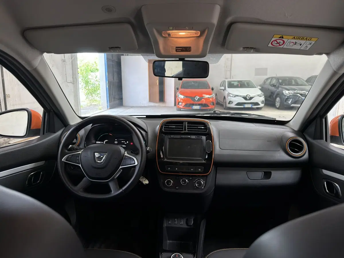 Dacia Spring usata a Milano (17)