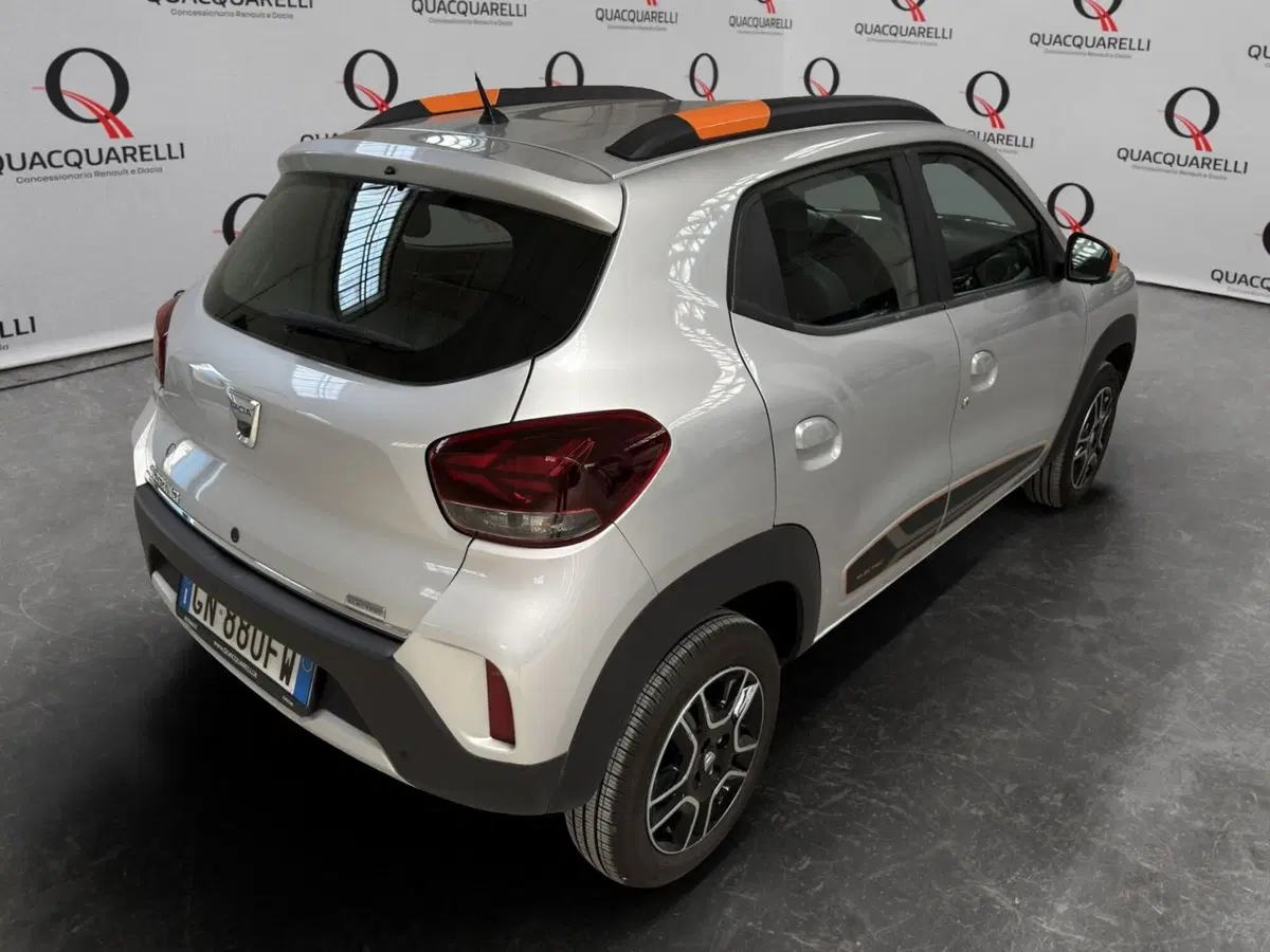 Dacia Spring usata a Milano (4)