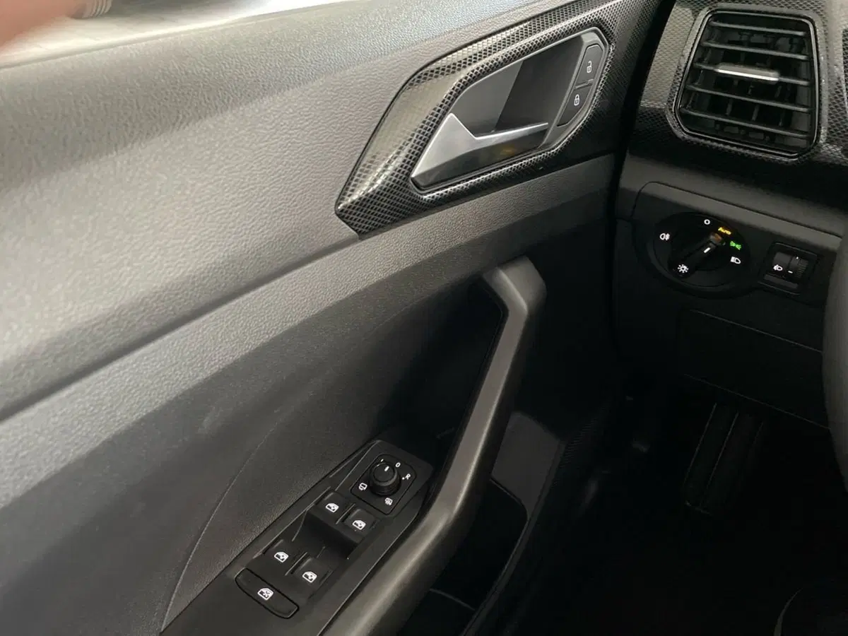 Volkswagen T-Cross nuova a Pistoia (19)