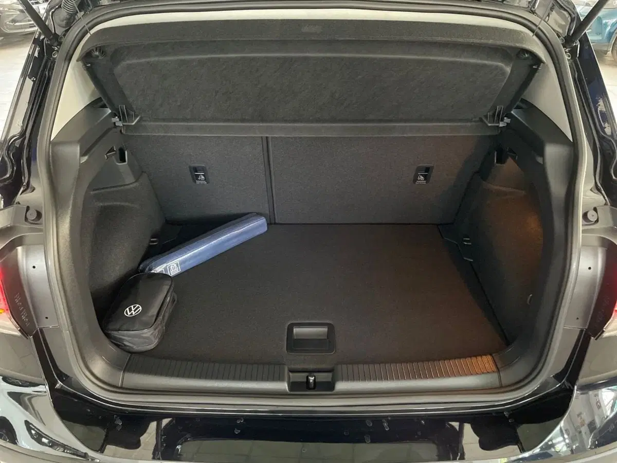 Volkswagen T-Cross nuova a Pistoia (8)