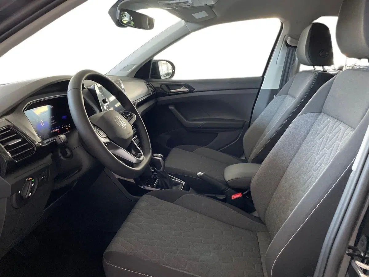 Volkswagen T-Cross nuova a Pistoia (9)